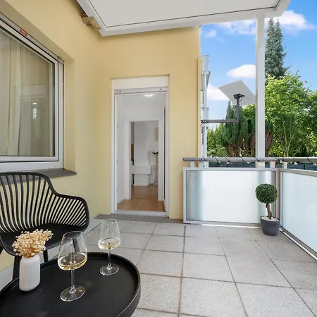 Urban Oasis With Balcony And Parking *